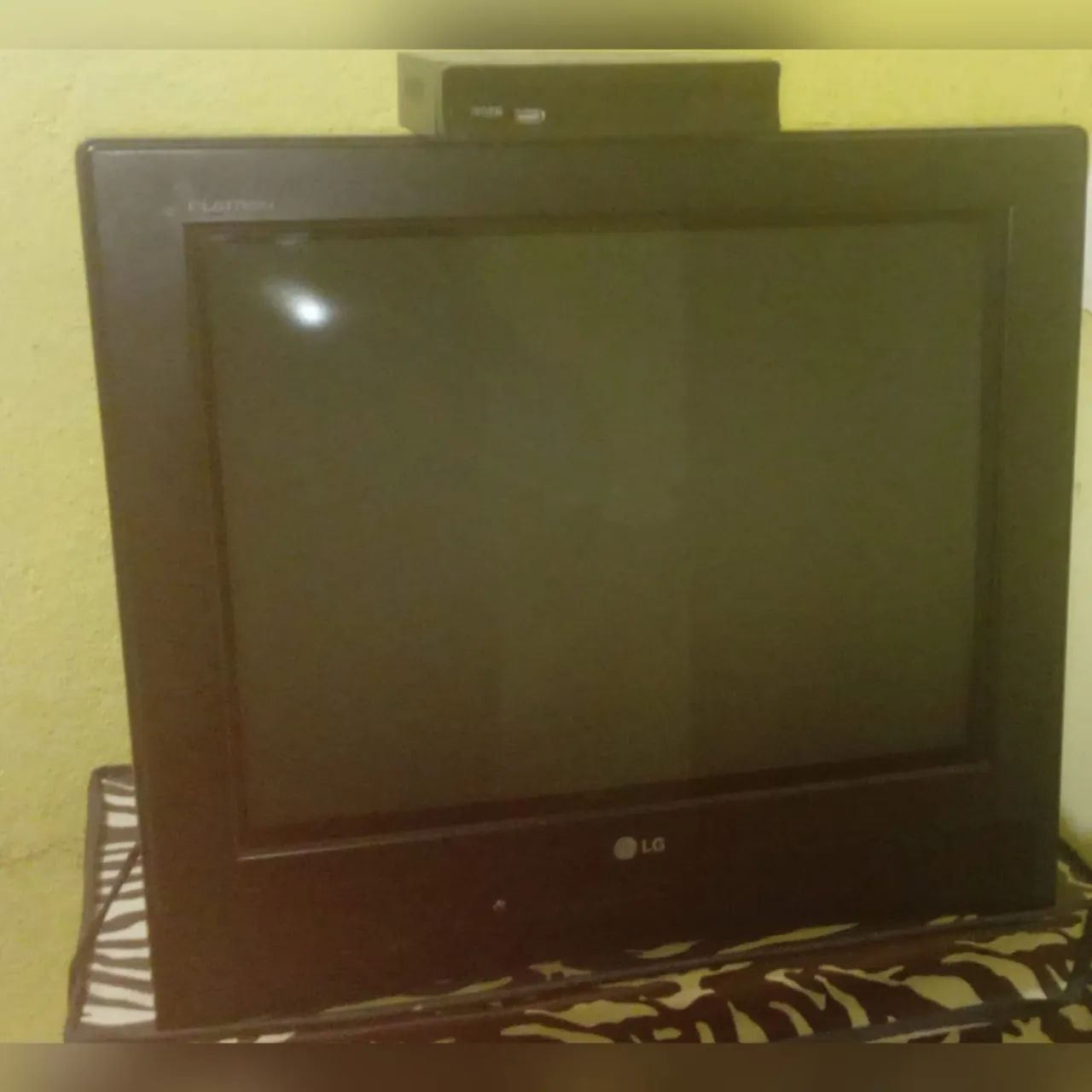 Televisão, conversor digital e controle - Foto 2