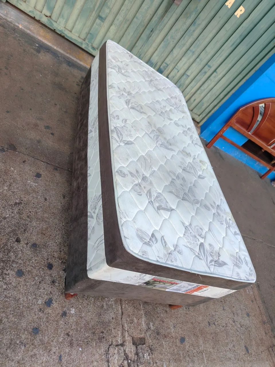 Vendo cama box de solteiro conjugada  - Foto 4