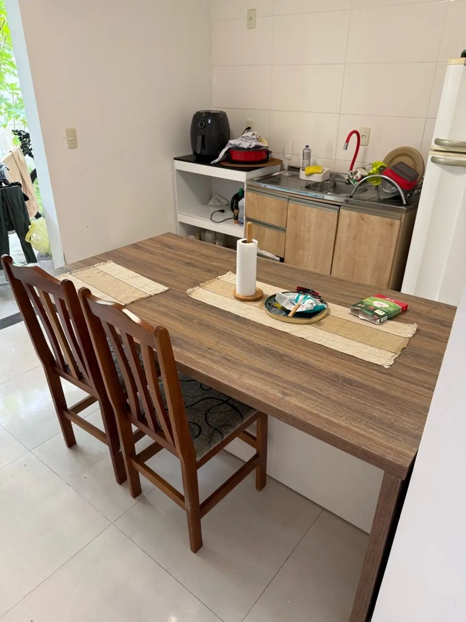 Mesa-Armário com 3 cadeiras  - Foto 4