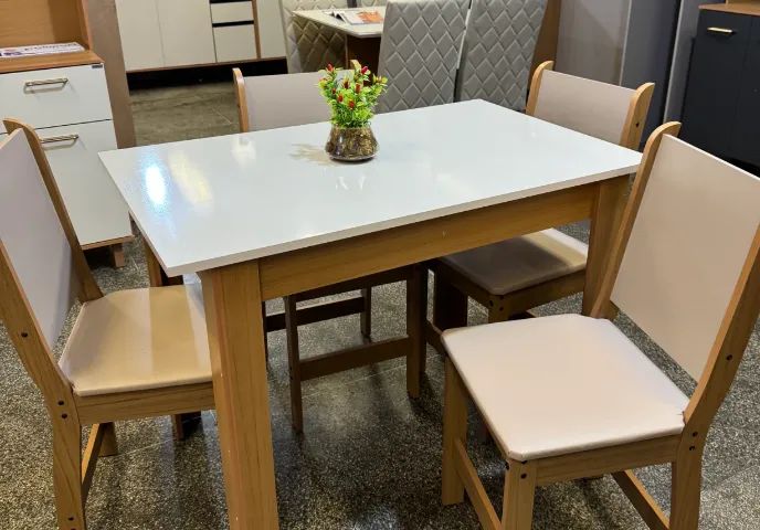 Mesa de jantar 4 cadeiras no mdf