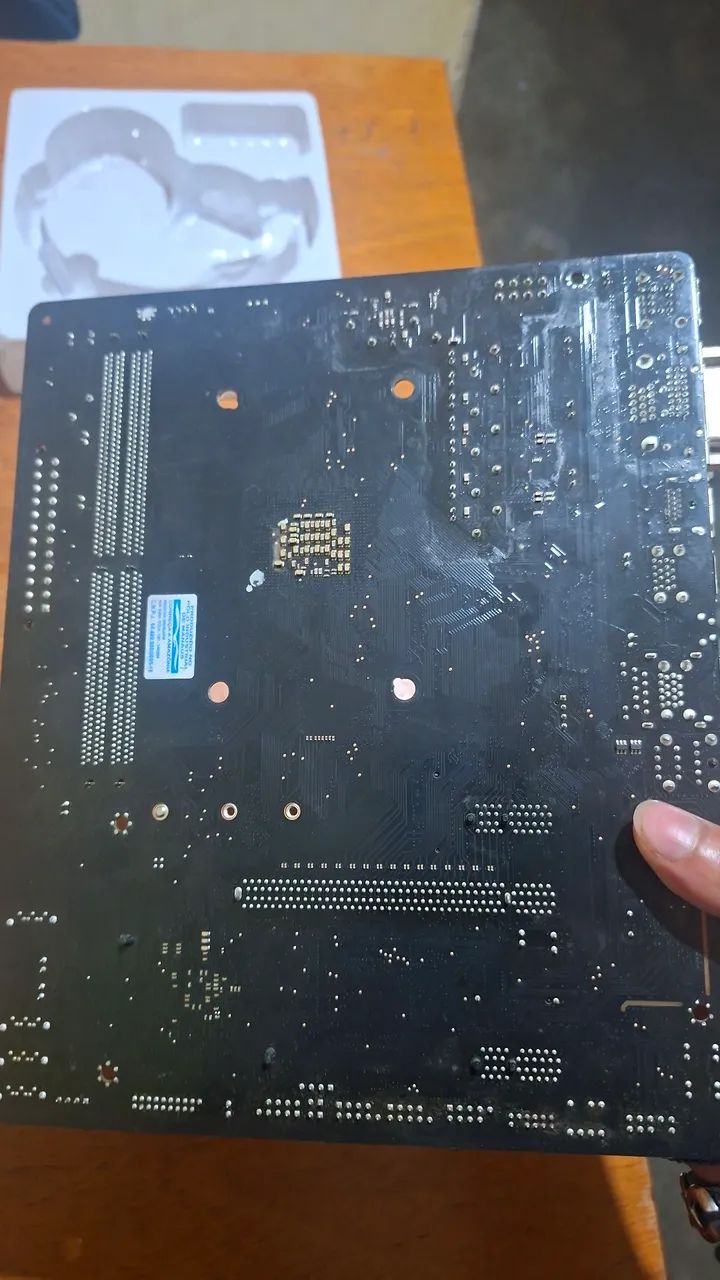 Placa Mãe Gigabyte A520M AM4 DDR4 - Funcionando Perfeitamente - Foto 3