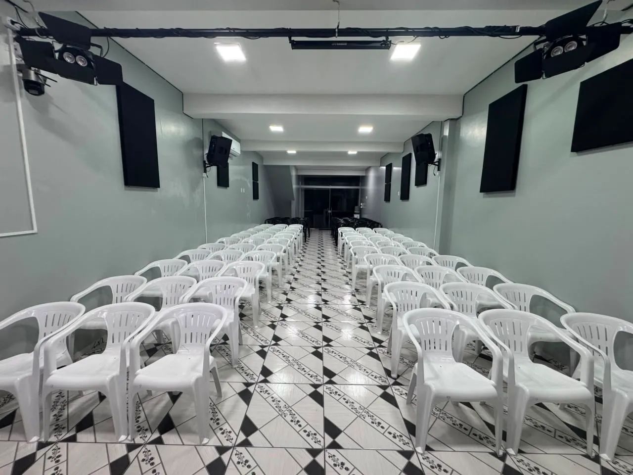 Cadeiras semi novas