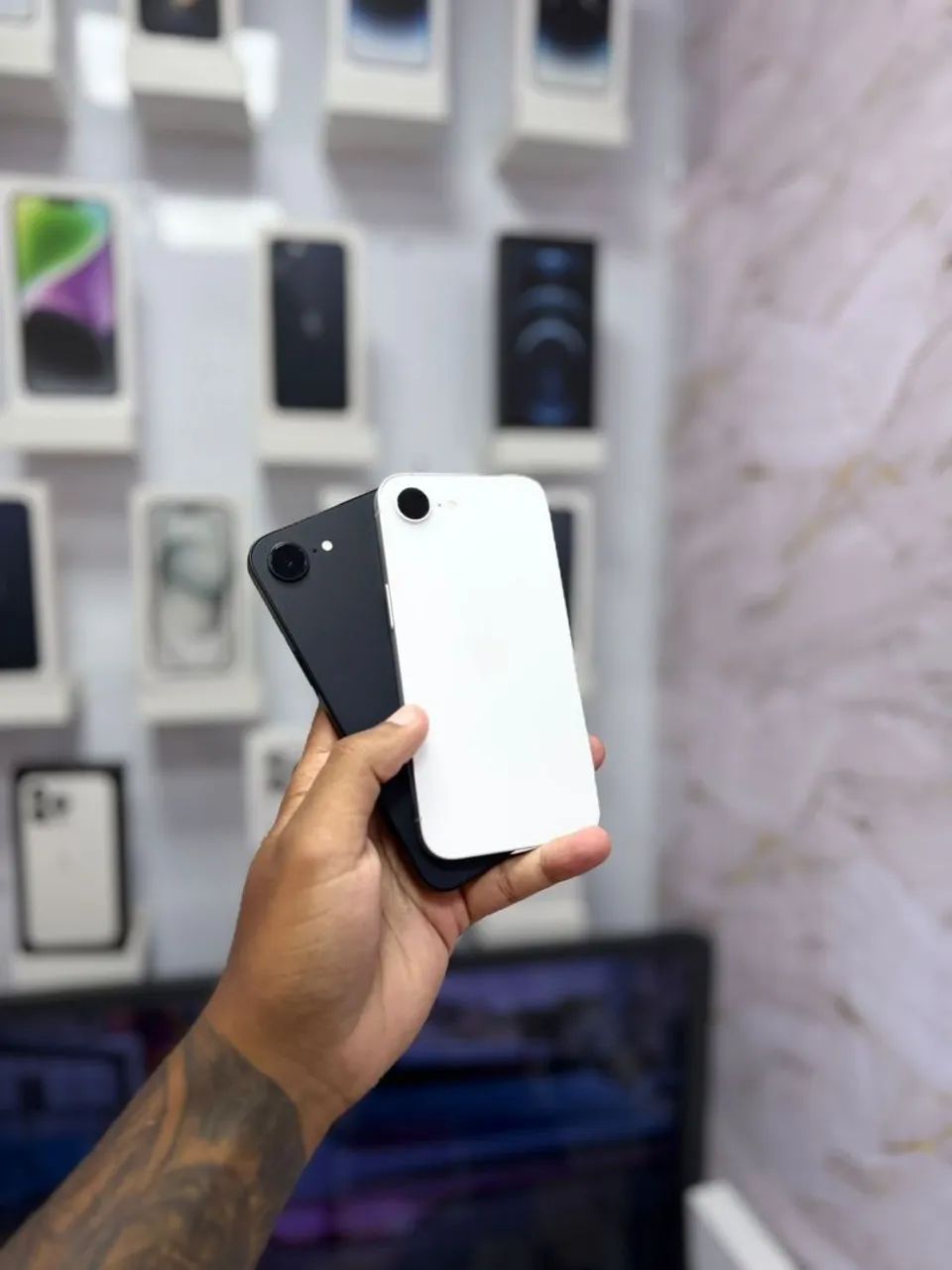 IPHONE 16e 256GB<br>R$ 3.499,00 MUITO LINDO - Foto 2