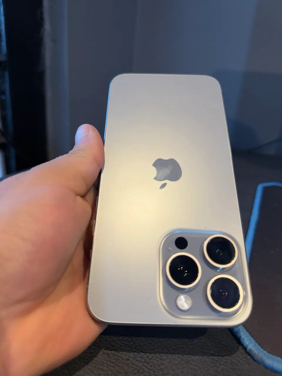 Apple iPhone 15 Pro スペースグレー 本体 iPhone 15 Pro」の本体カラーは新しいチタン筐体に合わせた新色を含む4