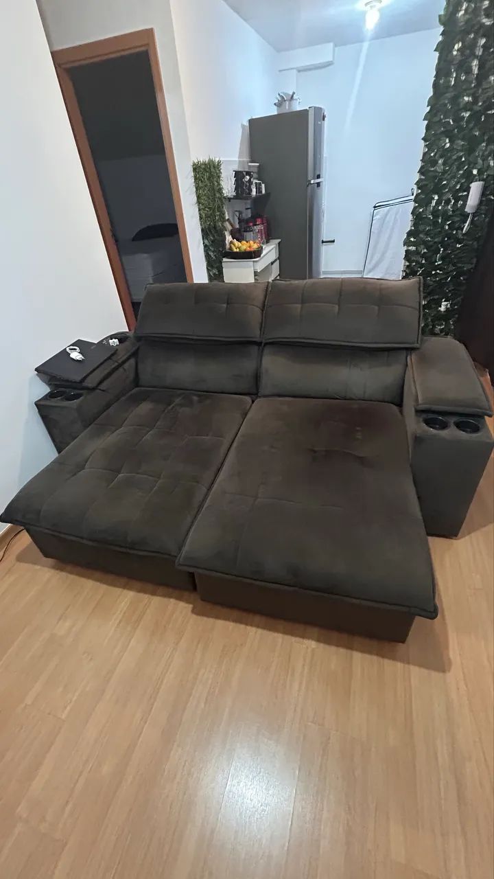 Sofá Retrátil 3 lugares marrom super confortável - Foto 2