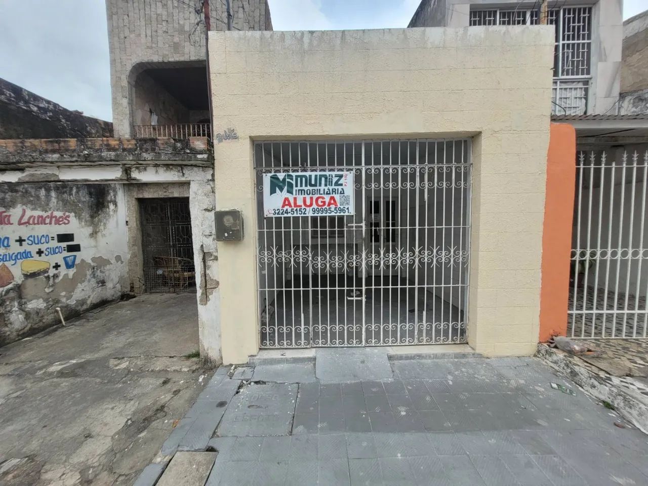 ALUGA-SE CASA PARA COMÉRCIO NO CENTRO NA RUA SIRIRI