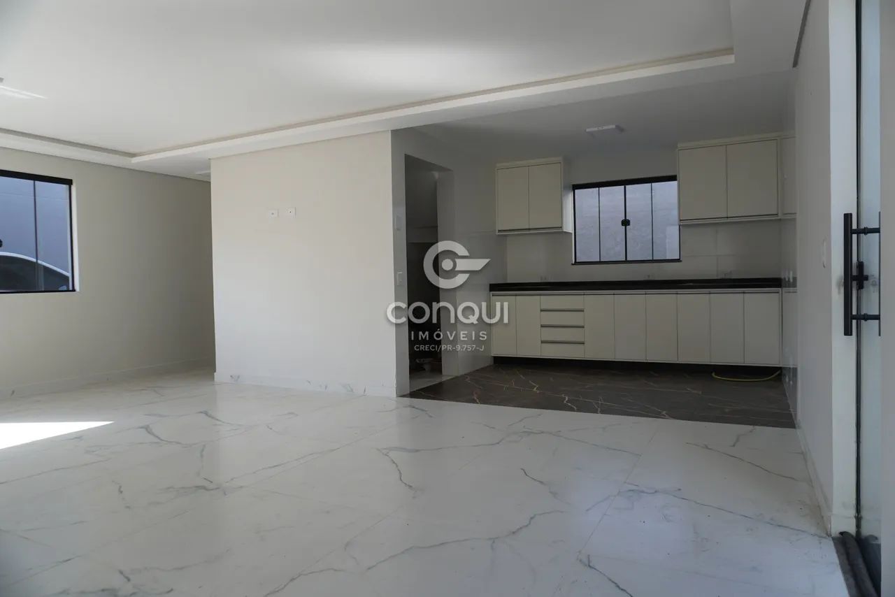 Triplex com 4 Quartos, Suíte e Amplo Terraço no Cajuru