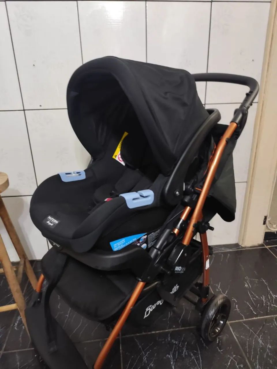 Vendo Carrinho de Bebê + Bebê conforto Burigotto  - Foto 2
