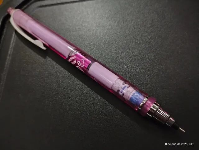 Lapiseira Kuru Toga 0,7mm Rosa  - Foto 3