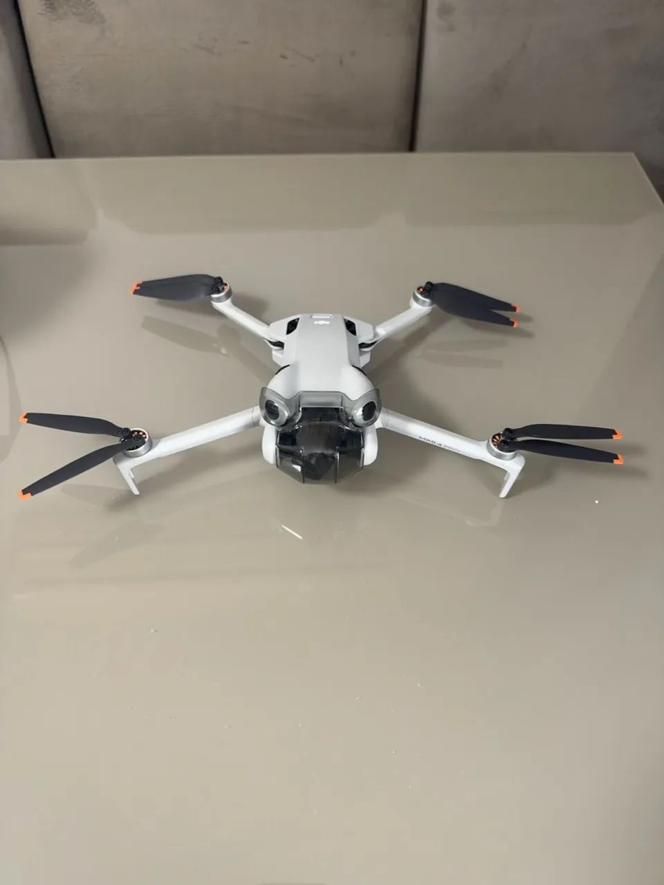 Drone DJI Mini 4 Pro Fly More Combo Plus - Pouquíssimo Uso + Acessórios - Foto 2