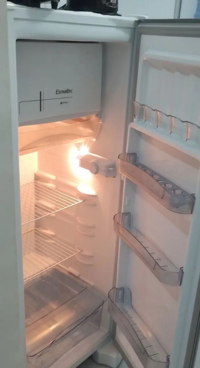 Refrigerador Esmaltec Cycle Defrost  - Foto 3