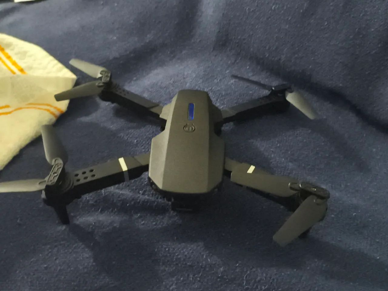 Drone E88 Pro Foldable Completo - Case + Controle + 3 Hélices - Não acompanha as pilhas. - Foto 2
