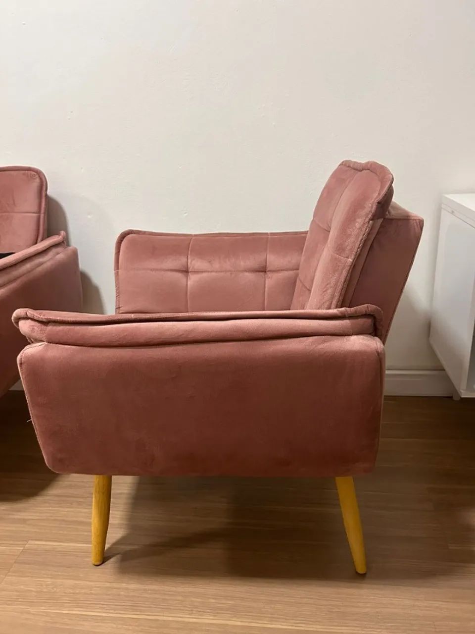 Poltrona Rose Goiaba Moderna - Impecável  - Foto 2