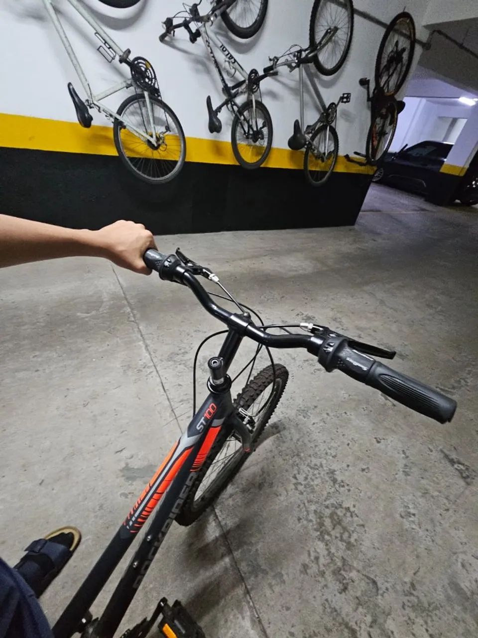 Bicicleta Rockrider ST 100  - Foto 4
