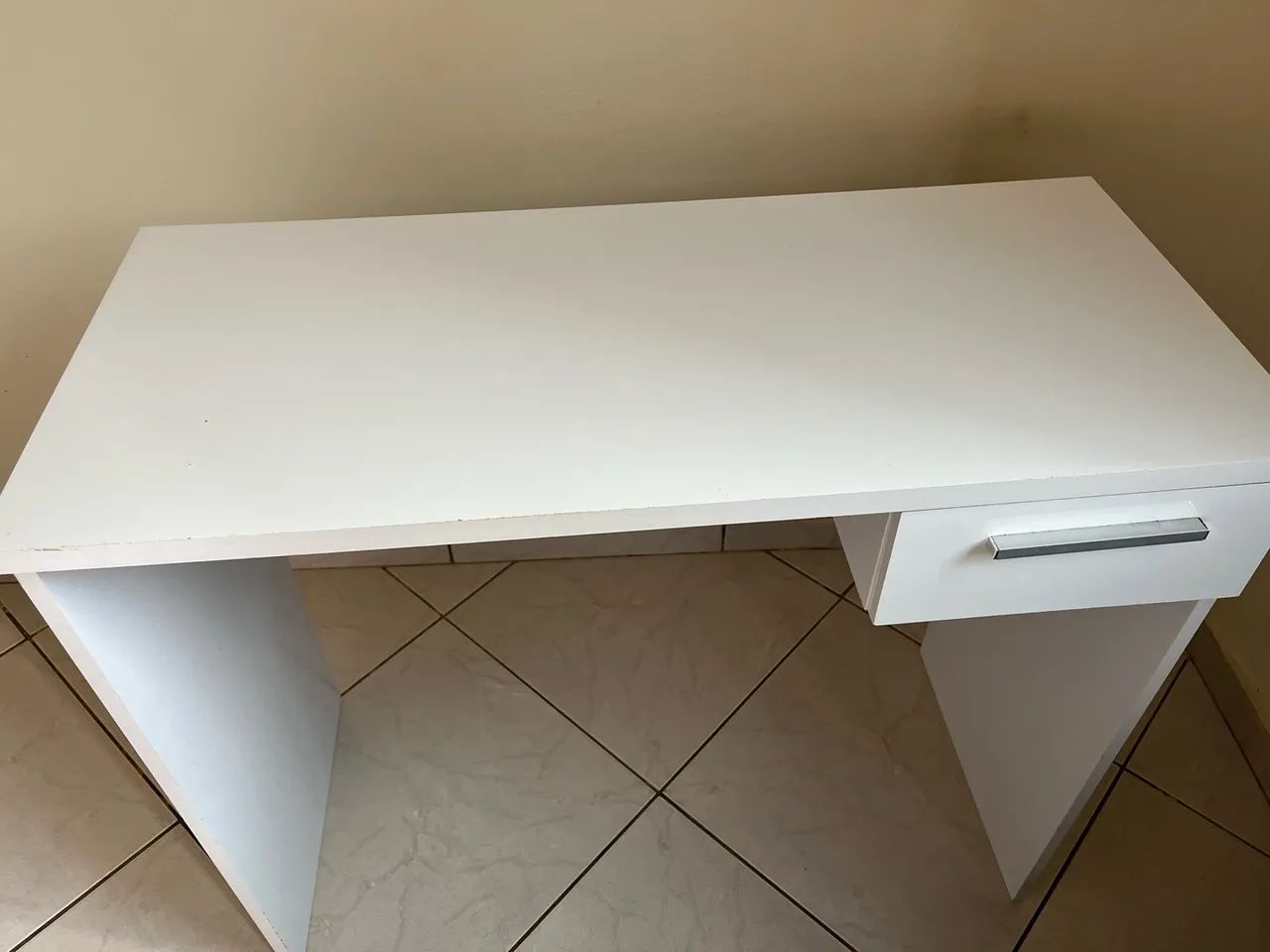 Mesa pra quarto 