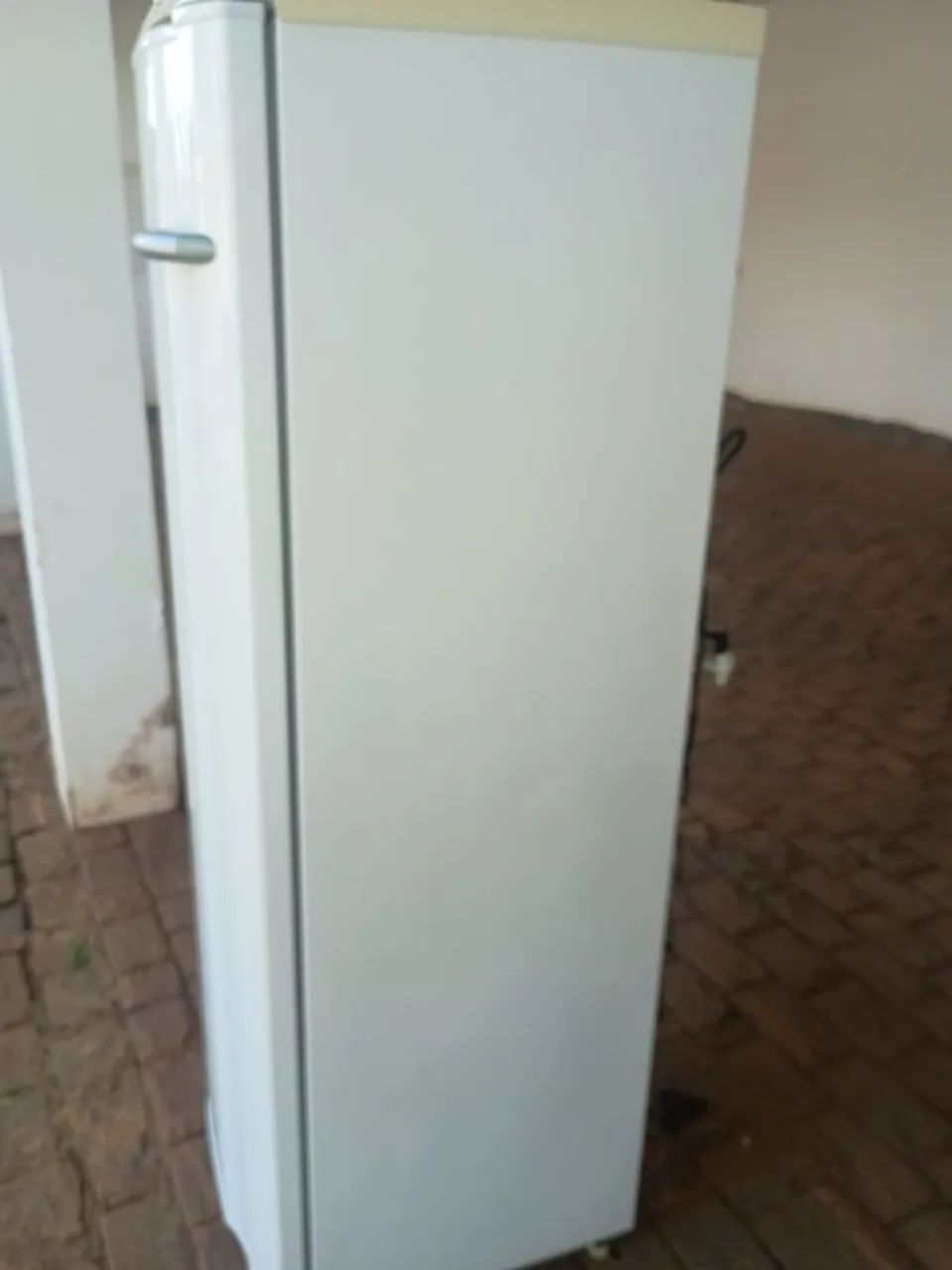 Freezer Vertical Electrolux conservado - Foto 3