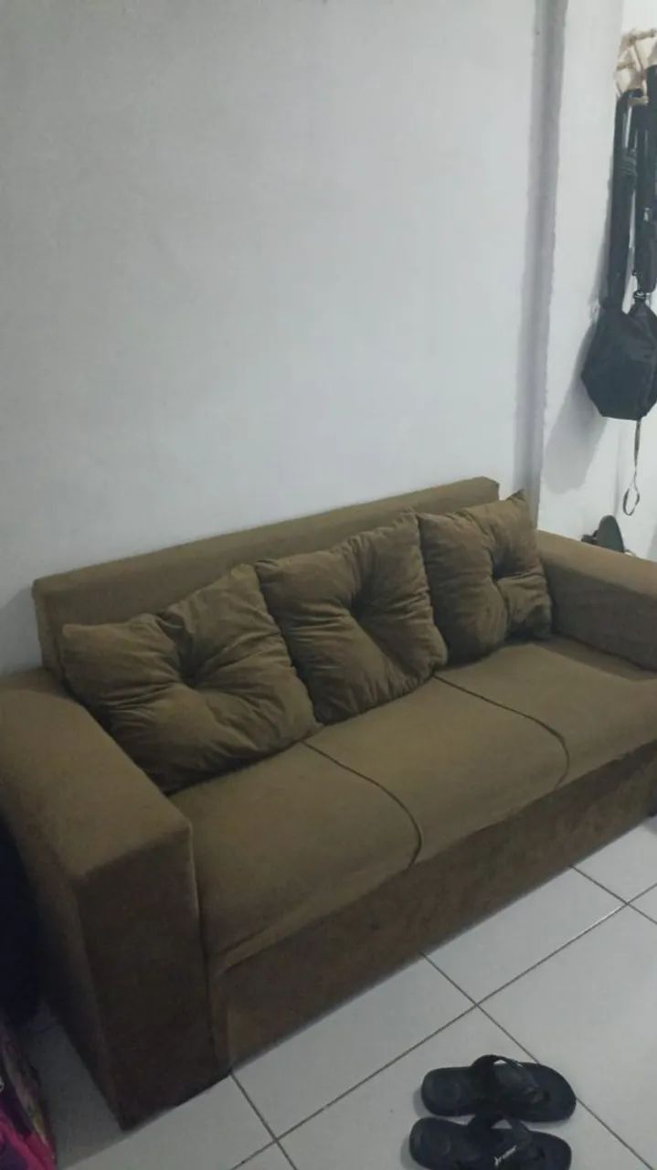 Vende-se sofá 3 lugares 
