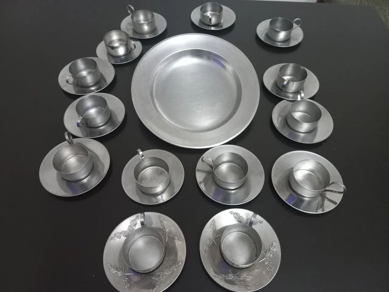 14 peças porta xícaras + 1 prato inox antigo - Foto 3