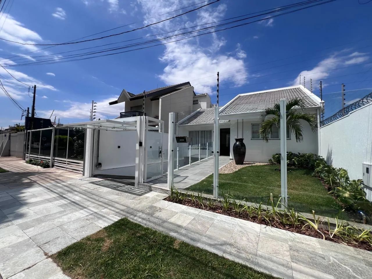 Oportunidade sobrado na zona 05 em Maringá 