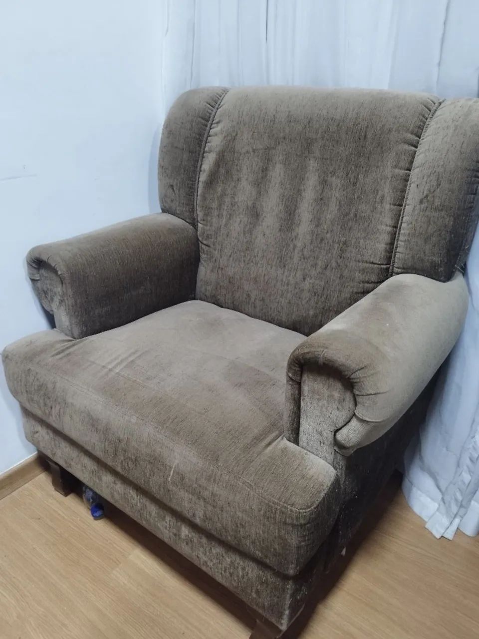 POLTRONA CONFORTÁVEL 