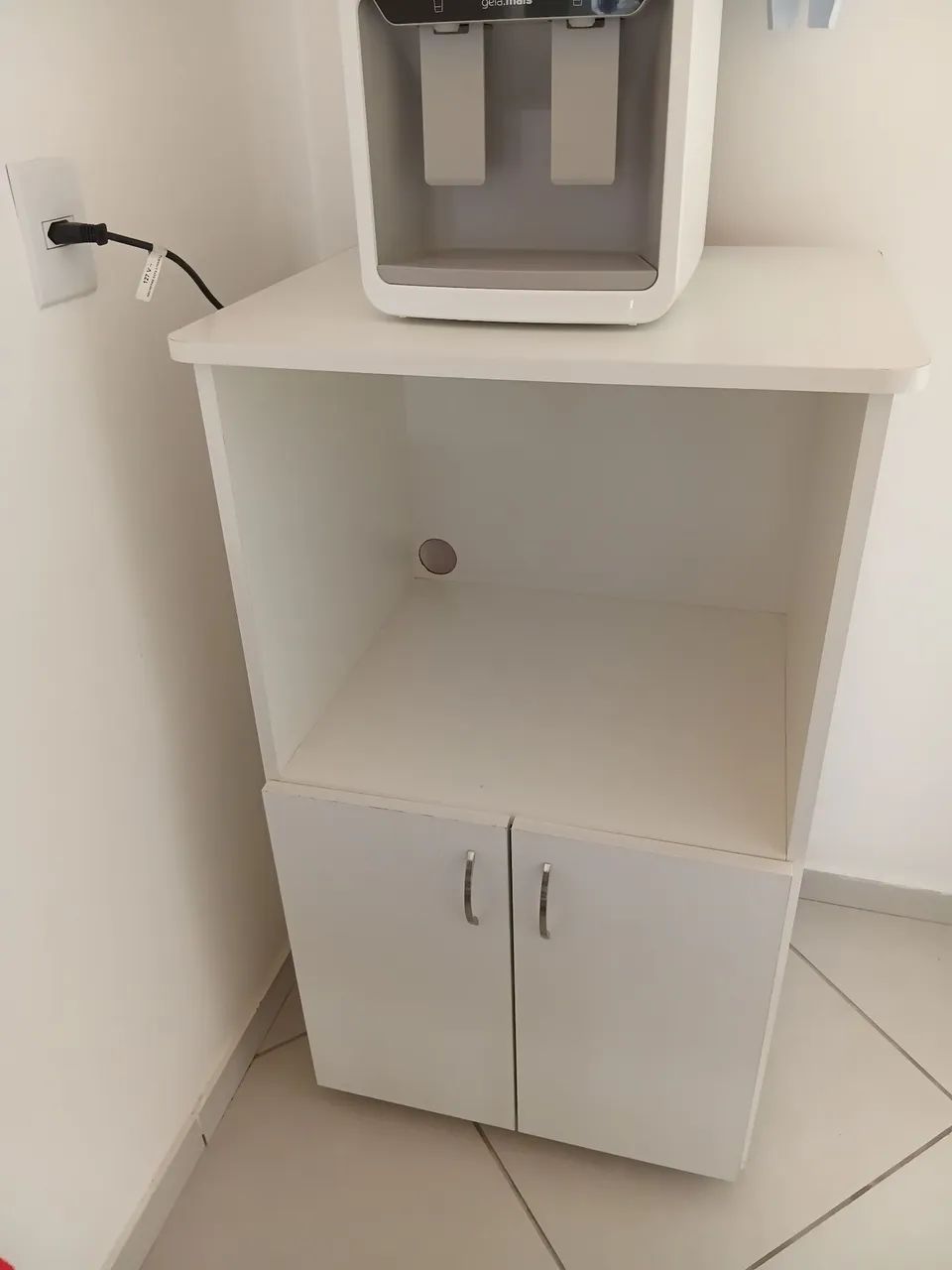 Balcão MDF branco 1,40cm altura x 60 cm largura, com 2 portas