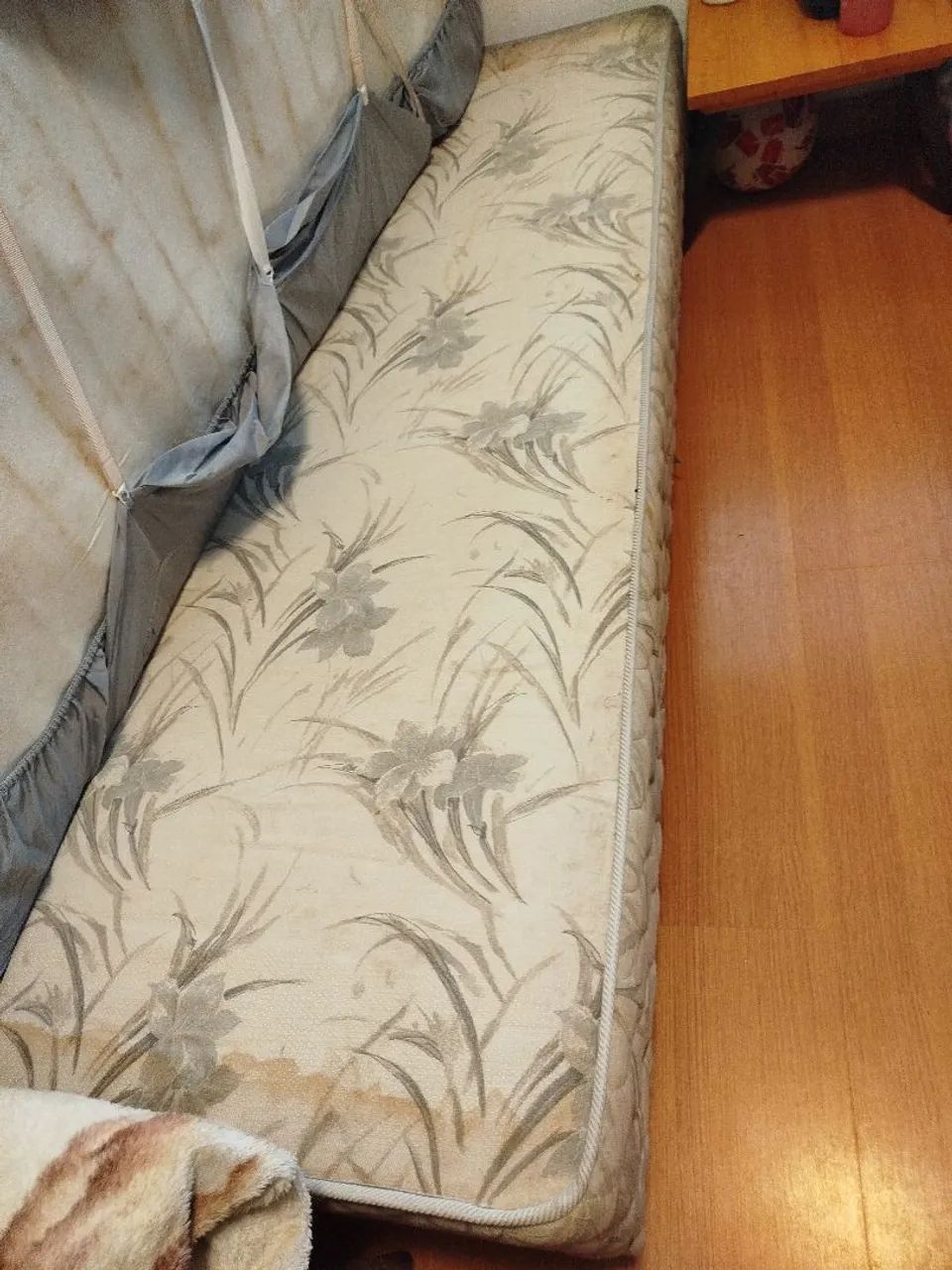 Vendo base box cama solteiro Ronconi