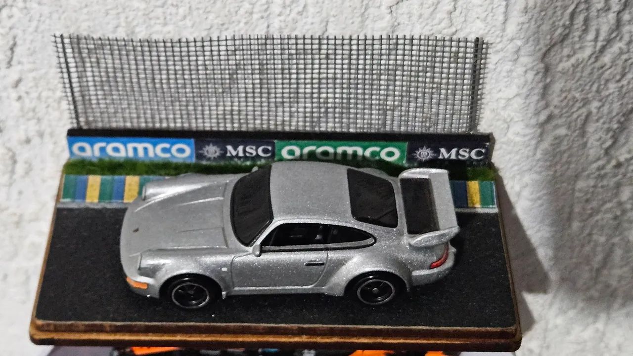 Hotwheels porshe velozes e furiosos premium  - Foto 2