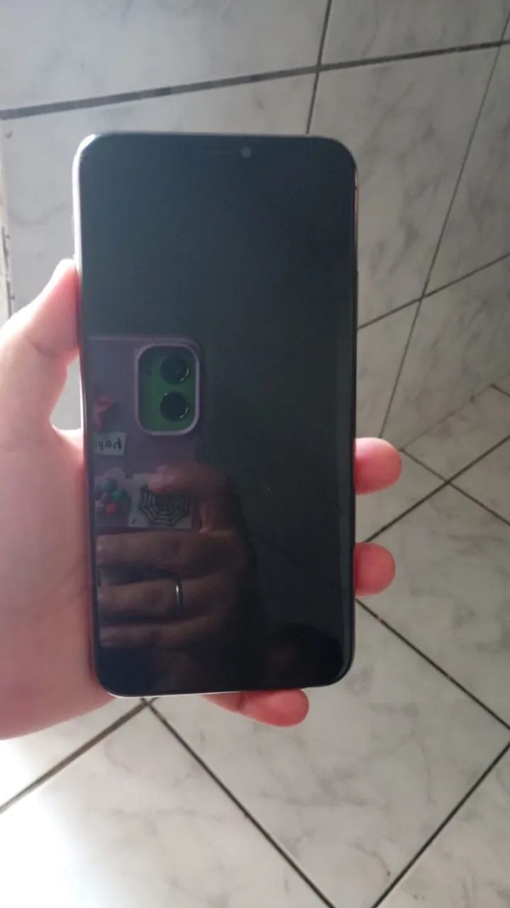 Vendo ou troco IPhone 11 Pro Max  - Foto 3