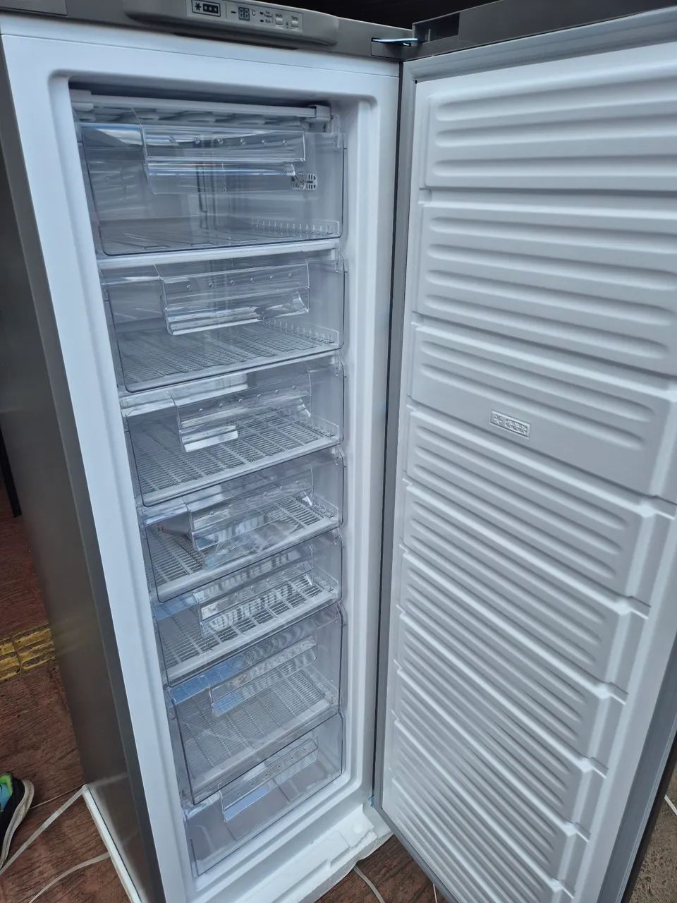 Freezer Vertical Philco 242 litros  - Foto 4