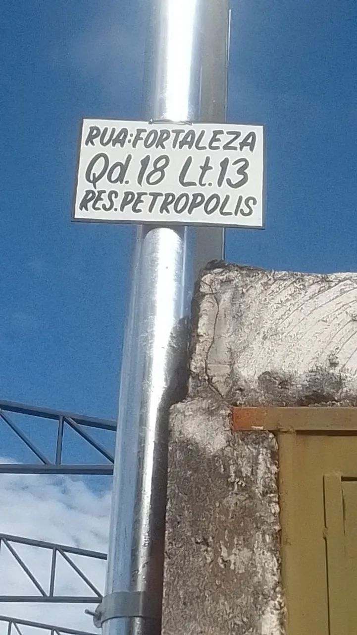 Sou serralheiro faço todos os tipos de serviço 