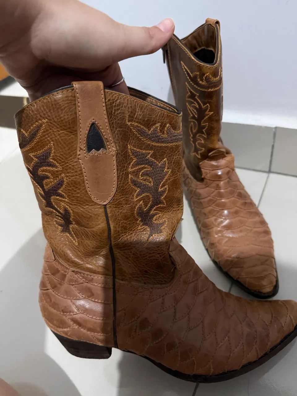 Bota bico fino 