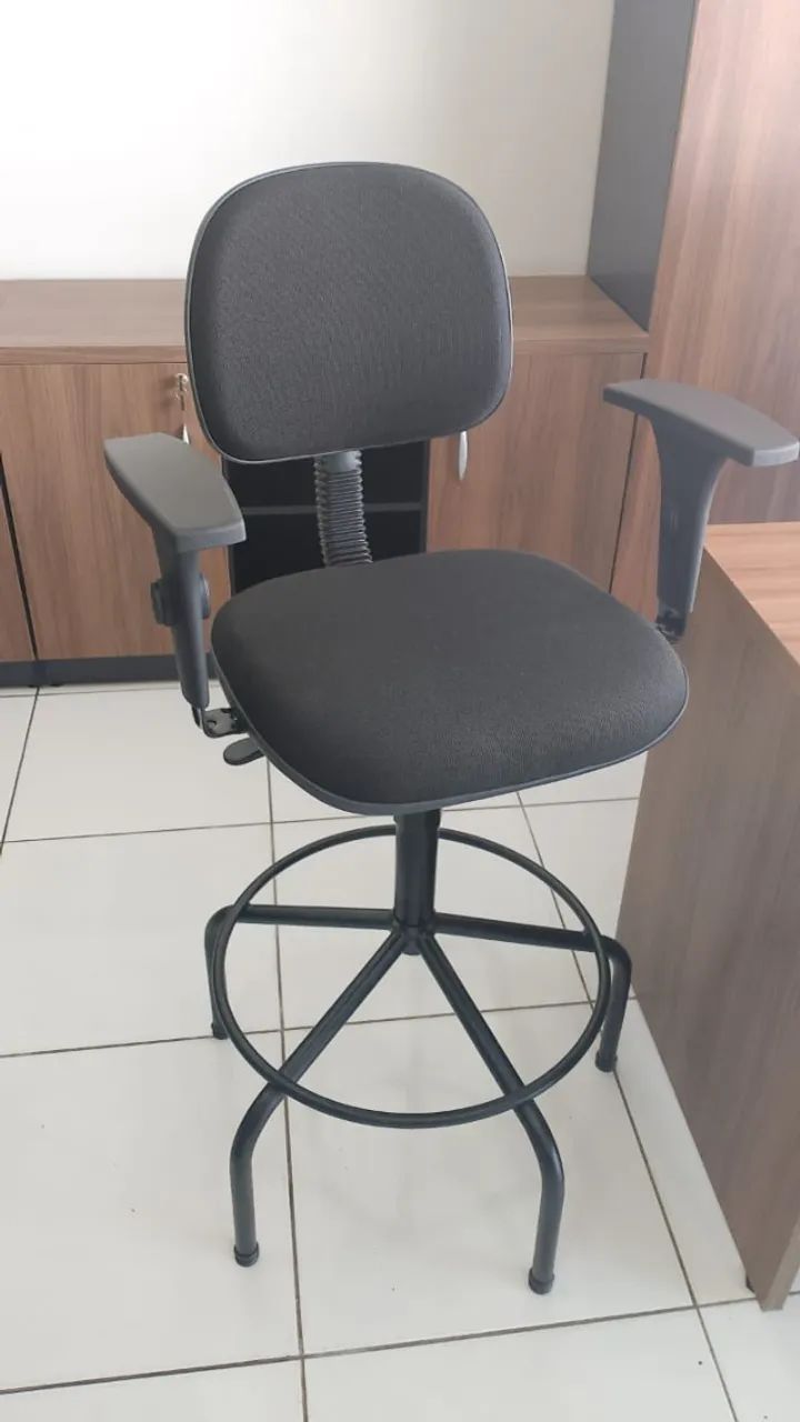 CADEIRA CAIXA ALTA PARA CAIXA OU BANCADAS ALTA E PORTARIAS - Foto 3
