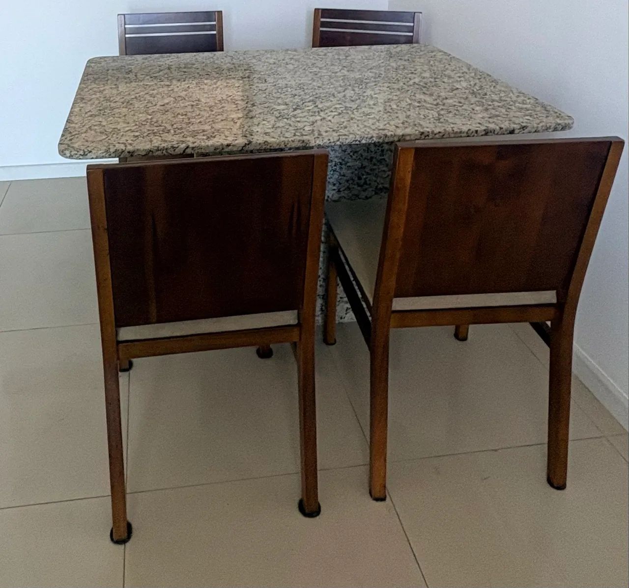 Mesa com 4 cadeiras - Foto 3