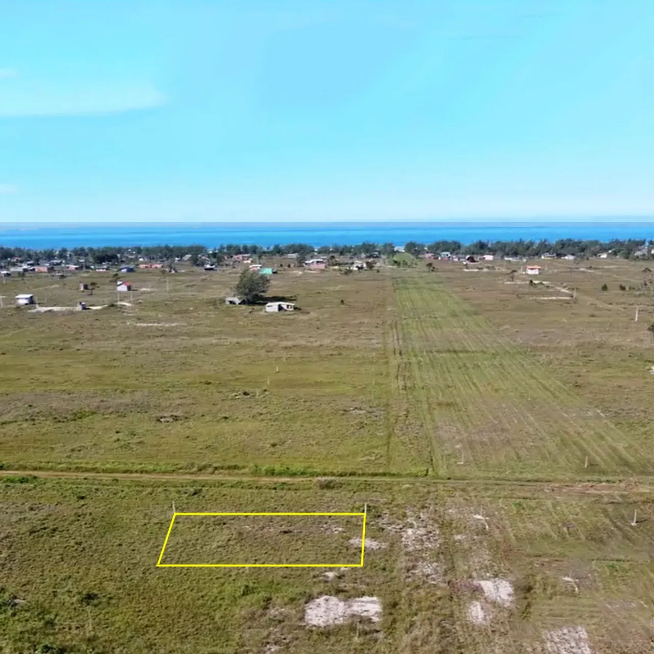 Terreno de Esquina Para Investimento - Foto 4