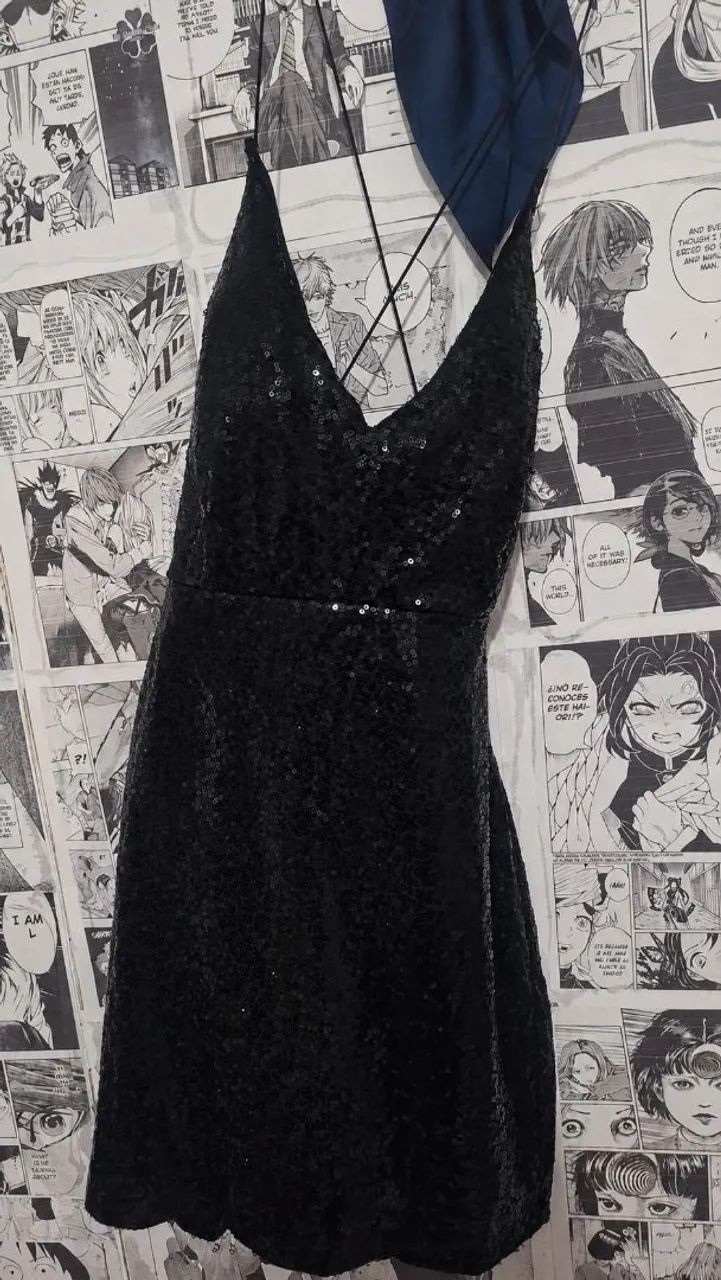 vestido preto brilhante