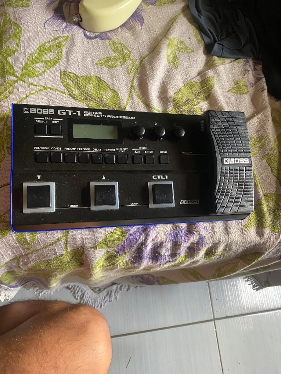 Boss gt1 Nova na caixa (troco por outras pedaleiras ou guitarra) - Foto 4