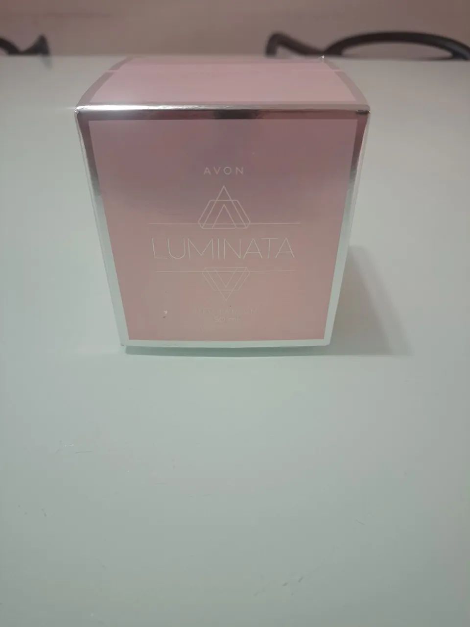 Perfume Avon Luminata descontinuado 