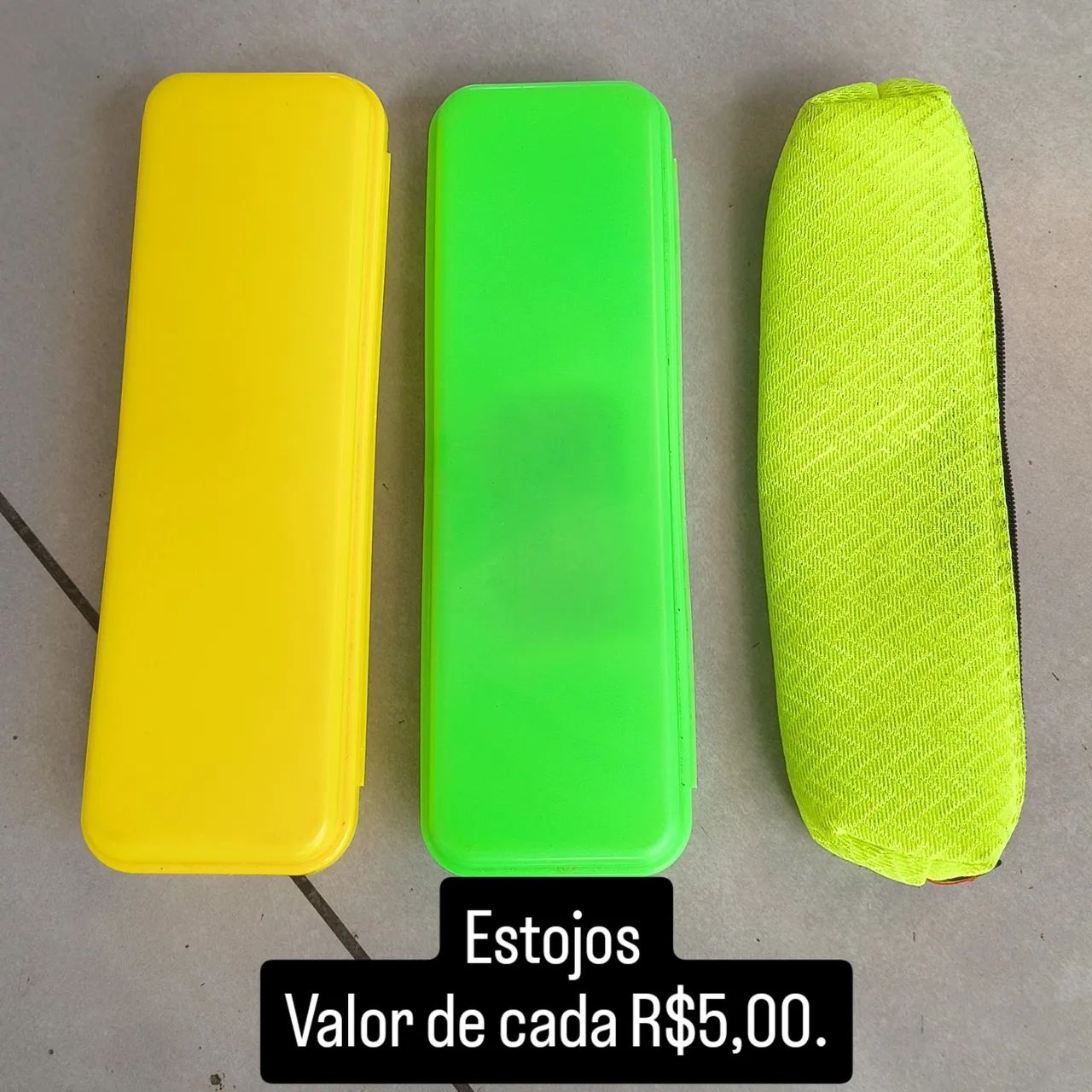 Estojos418416763507189760