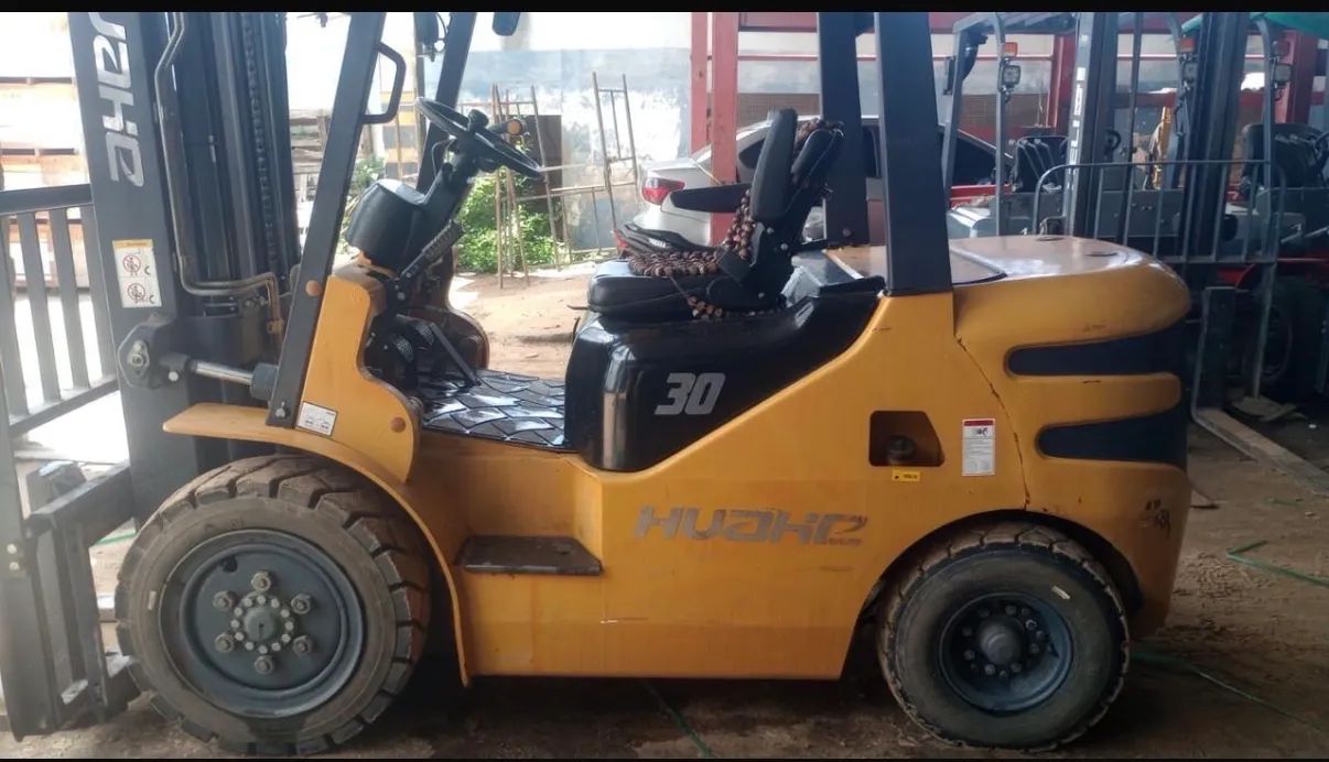 EMPILHADEIRA - 3T - DIESEL- 360 HORAS DE USO - Foto 3