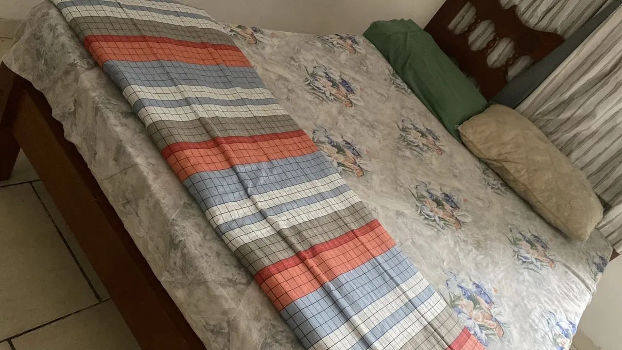 Cama de madeira