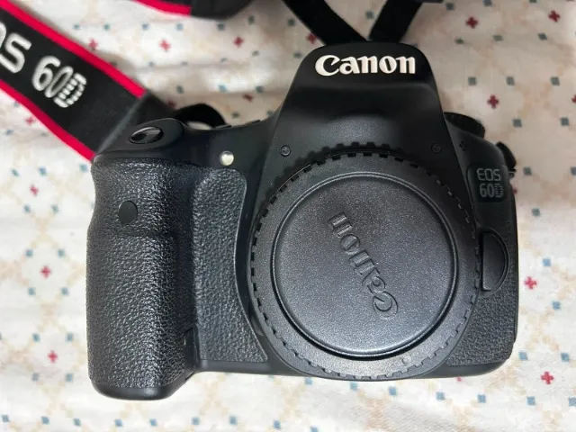 フィルムカメラ USED CANON EOS D60 camera eos 60d