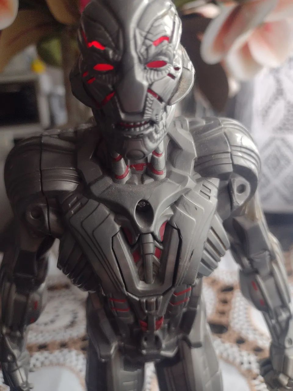  boneco eletrônico Ultron da Marvel  - Foto 3