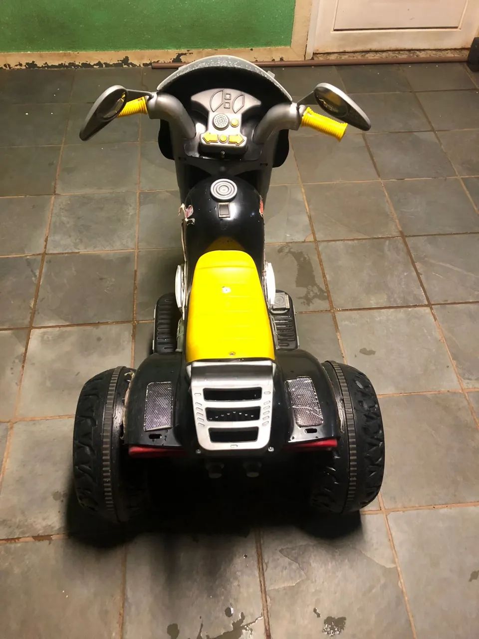 Triciclo elétrico infantil - bateria. 