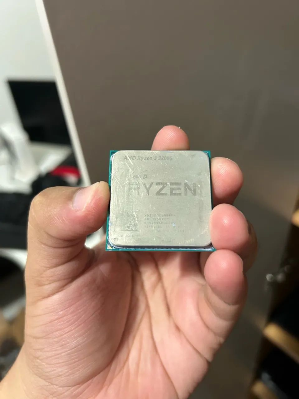 AMD Ryzen 3 3200G 