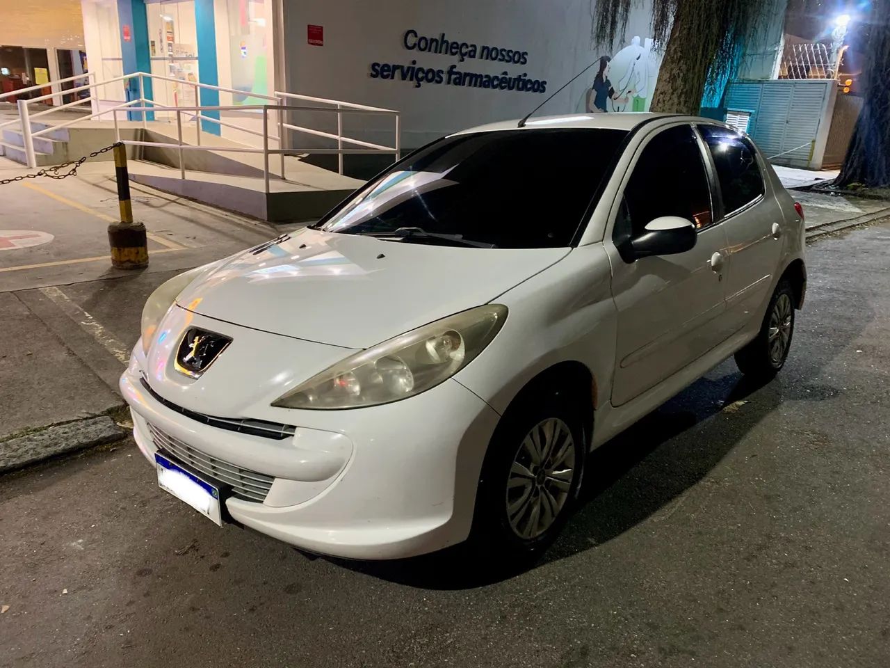 Peugeot 207 207 Active 1.4 Flex 8V 5p 2014