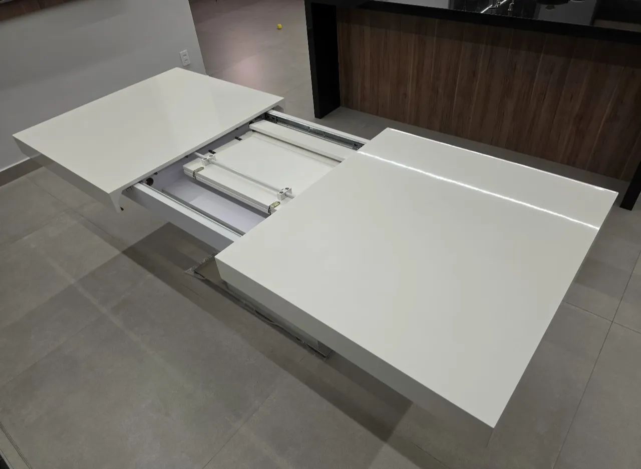 Mesa de Jantar com 6 cadeiras