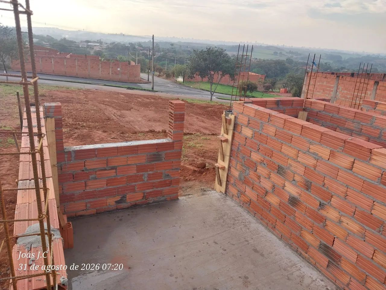 Preciso de ajudante e pedreiro  - Foto 3