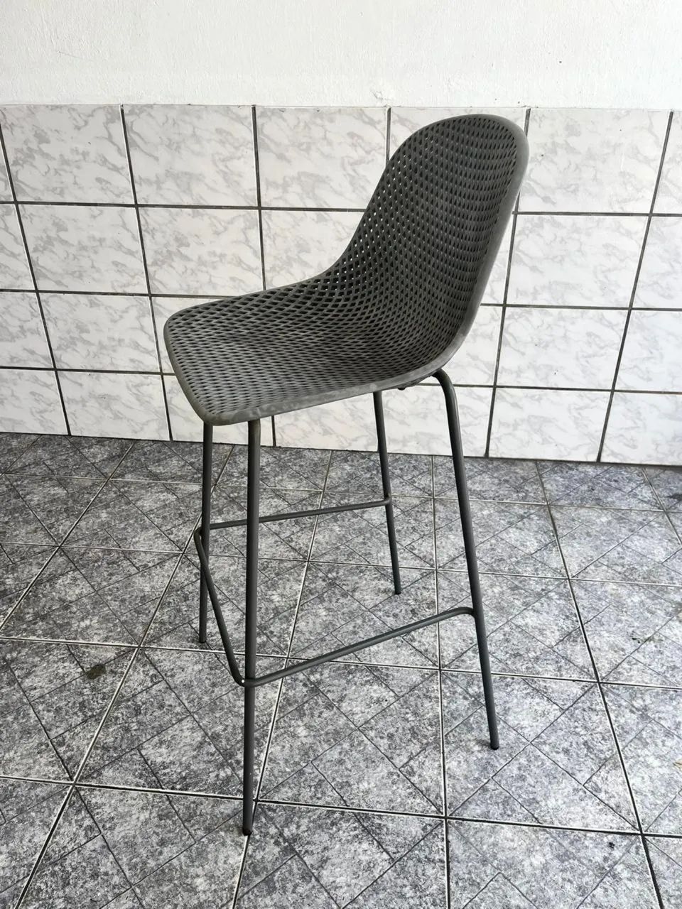 ACEITO OFERTA!!! Cadeira alta cinza TOK STOK 