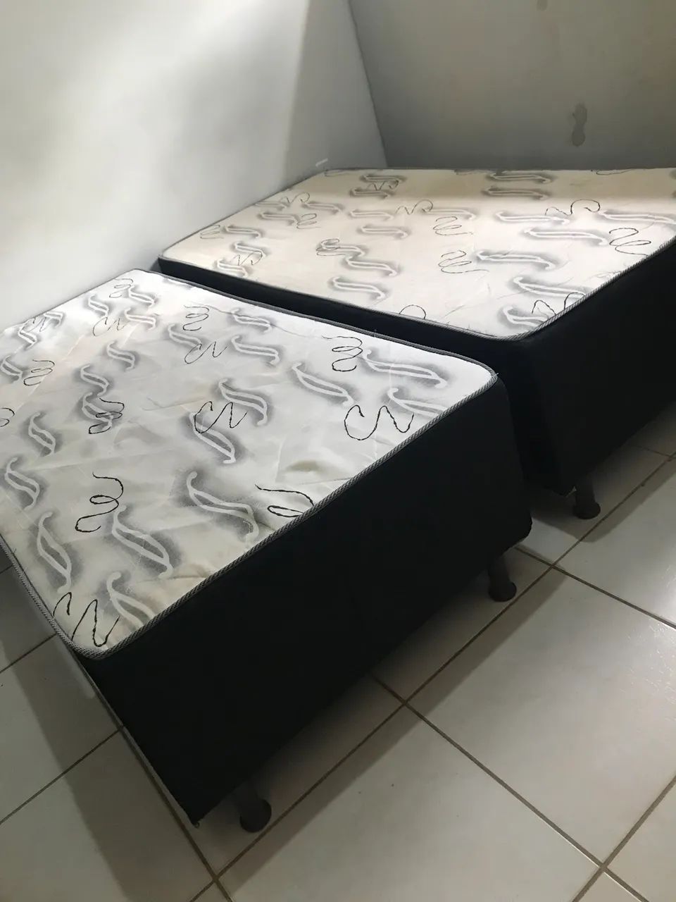 2 camas box de solteiro 