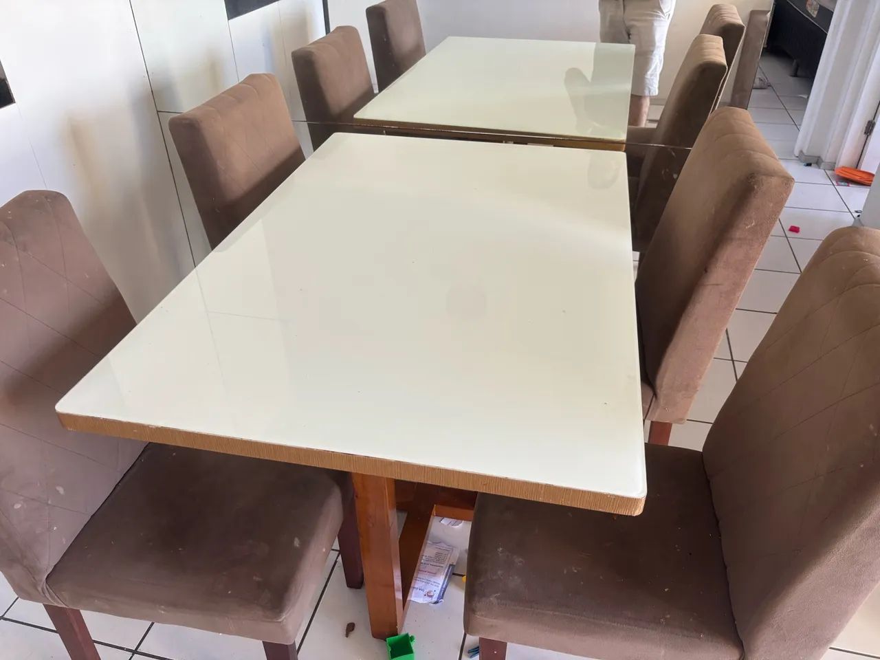 Mesa com quatro cadeiras - Foto 2